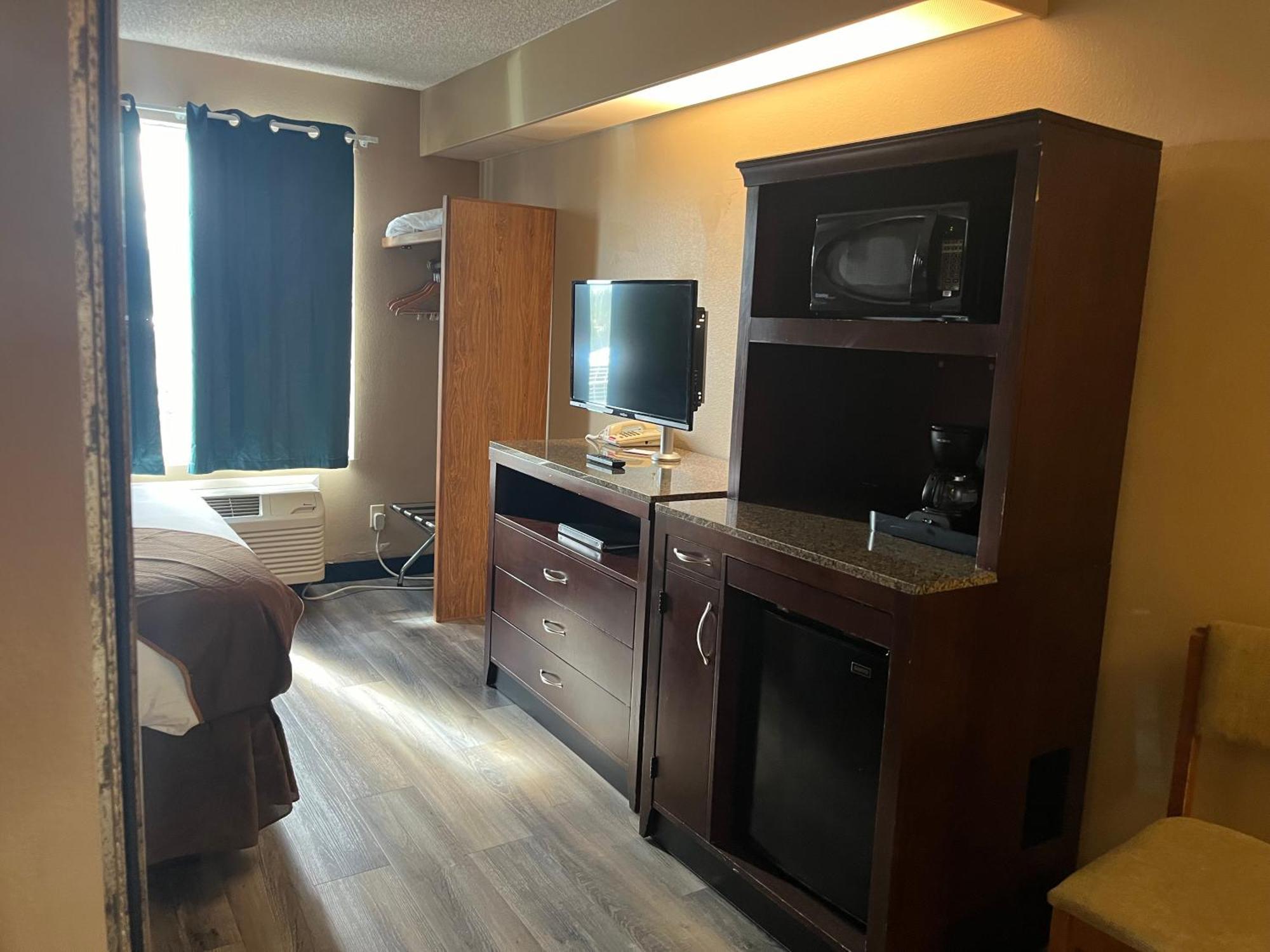 Americas Best Value Inn Kalispell Exterior foto